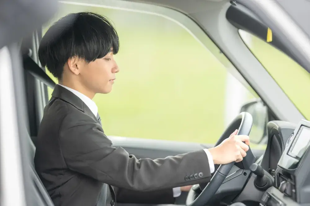 社用車の運転手募集（契約社員）／安心と信頼の送迎業務